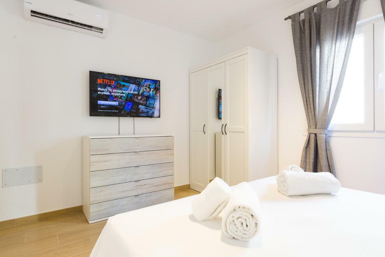 Picasso Daisy Fuengirola Exterior foto