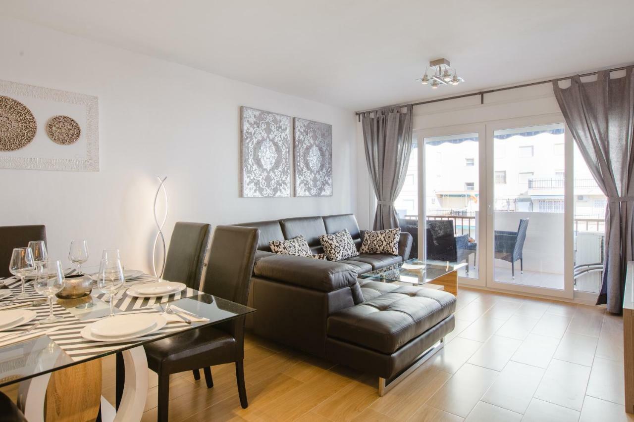 Picasso Daisy Fuengirola Exterior foto