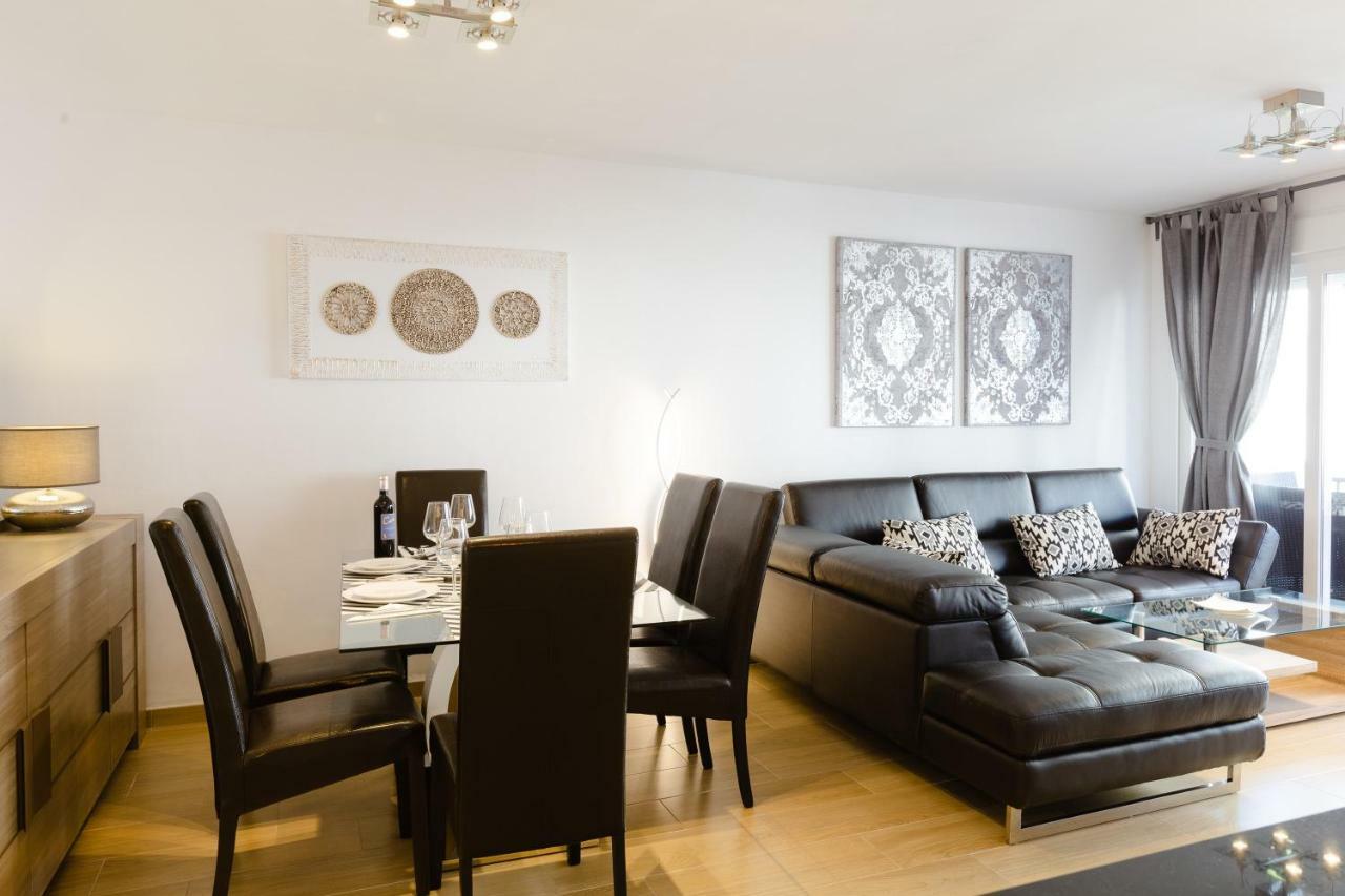 Picasso Daisy Fuengirola Exterior foto